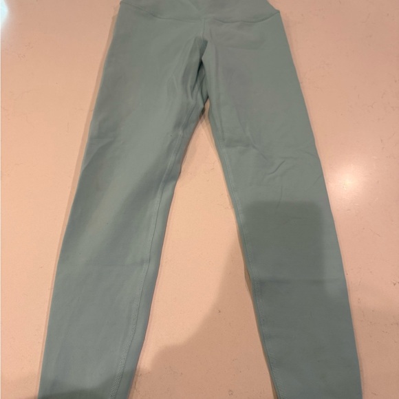 ALO Yoga Sky Blue Workout Set - Picture 4 of 8